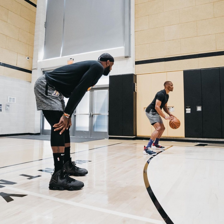 何在风险与 何在风险与